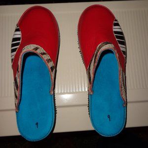 Music Clogs Piano Keys Turquoise Red Black Cream - Size 9
